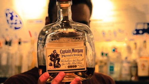 ямайский ром Captain Morgan