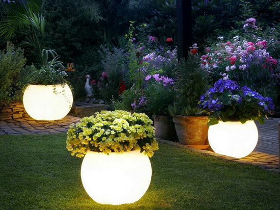 Комфортное и декоративное освещение своего сада – советы профессионалов