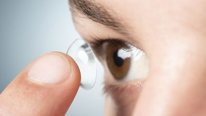 Может ли контактная линза «потеряться» в глазу: врач рассказала всю правду