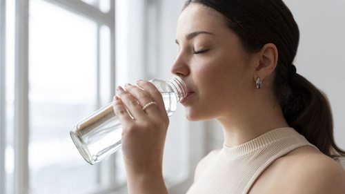 Это разрушает ваше тело: 10 признаков того, что вы пьете мало воды