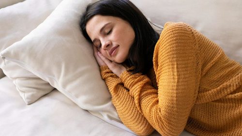 Проблем не оберетесь: почему нельзя спать на двух подушках