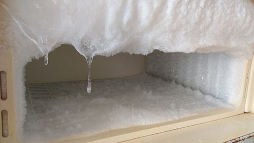 Лишь одно копеечное средство – и о намерзании льда в морозилке забудете навсегда