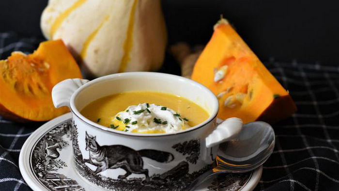 Очень простой тыквенный суп, который согреет вас в холодные дни