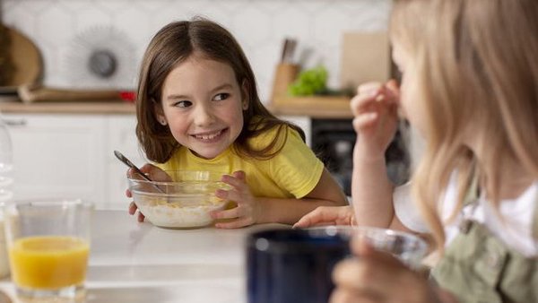 Здоровые завтраки для детей: рецепты и советы от врача