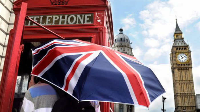 Что действительно находится в красных телефонных будках в Британии: вас точно это удивит
