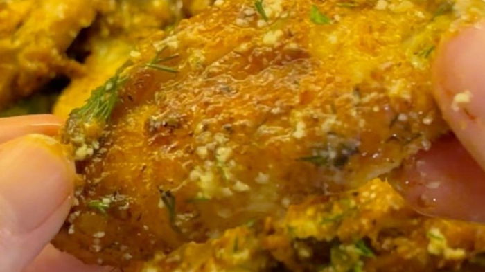 Куриные крылышки с фантастическим соусом: как приготовить вкусное блюдо