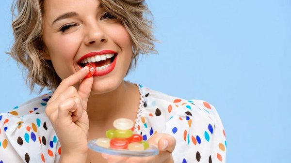 Стоматолог назвал 5 самых плохих продуктов для ваших зубов