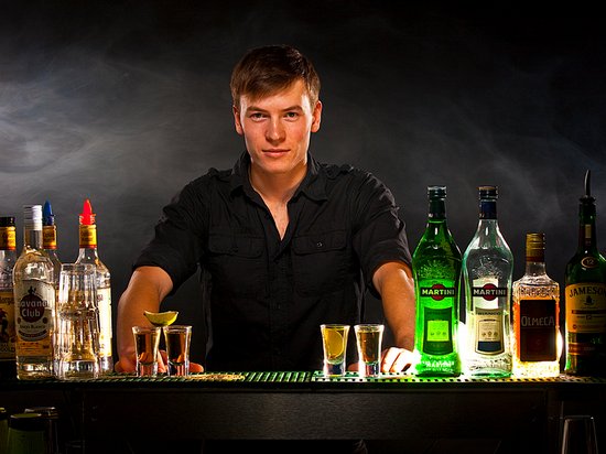 Откуда взяла свое начало профессия бармена?