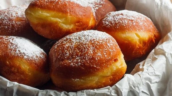 Пышные пончики с начинками: как приготовить лакомство на праздничный стол
