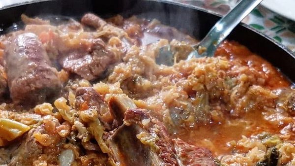 Сытное жаркое с мясом и капустой: рецепт ароматной итальянской кассулы