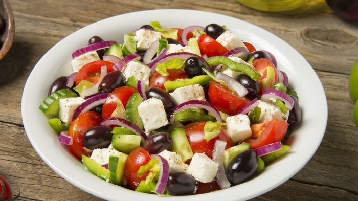 Греческий салат: простой рецепт