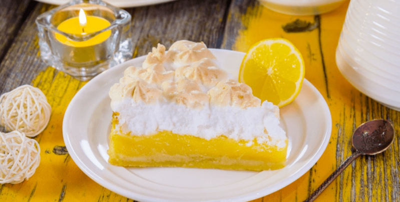 Лимонный тарт с миндалем и меренгой: аромат, который невозможно забыть