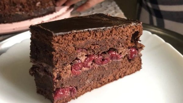 Рецепт сочного и вкусного бисквитного торта «Трезвая вишня»
