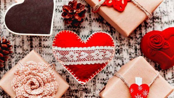 Что подарить на 14 февраля мужчине: 14 идей подарков, которые ему точно понравятся
