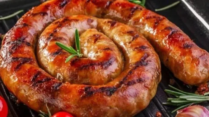 Куриная колбаса в духовке: рецепт полезного и аппетитного блюда
