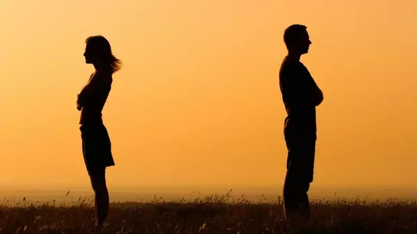 Треть пар расстаются во время отпуска из-за «отельных привычек» партнера: как этого избежать