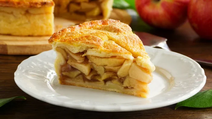 Самый сочный яблочный пирог: рецепт вкусной выпечки