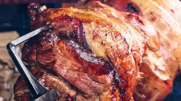 Свинина запеченная в духовке на решетке: рецепт роскошного горячего блюда