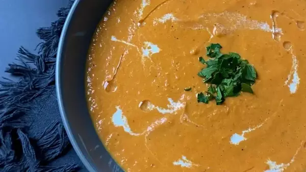 Ароматный суп с запеченными овощами: рецепт легкого блюда с весенним вкусом