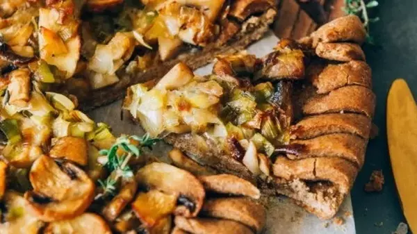 Постный пирог с грибами: рецепт вкусной выпечки