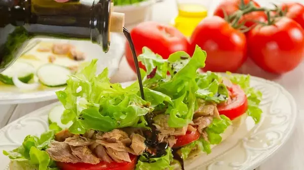 Салат с тунцом: как приготовить оригинальное блюдо