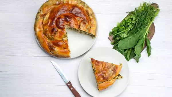 Пирог с сыром и зеленью: простой рецепт несладкой закуски