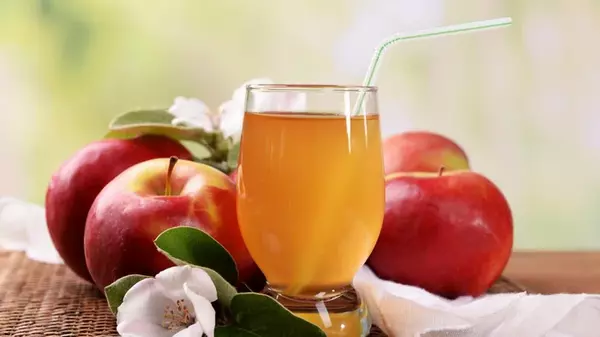 Полезен ли яблочный сок для человека: ответ диетологов
