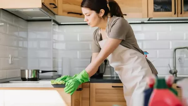 5 ошибок во время уборки кухни, которые сделают больше вреда, чем поль...