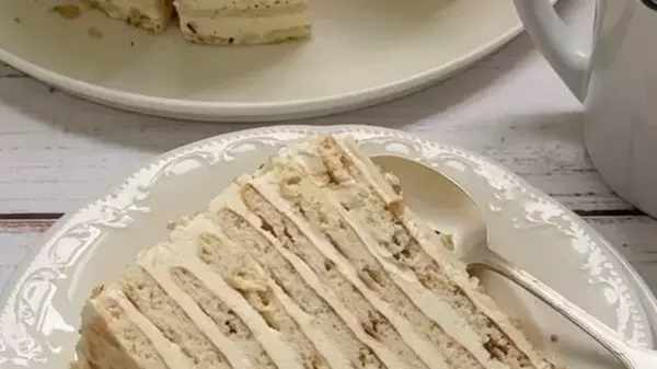 Изысканный десерт без хлопот: торт «Лукьяна» на сковороде