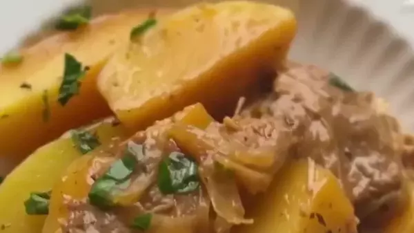 Картофель с мясом: рецепт сытного блюда на обед