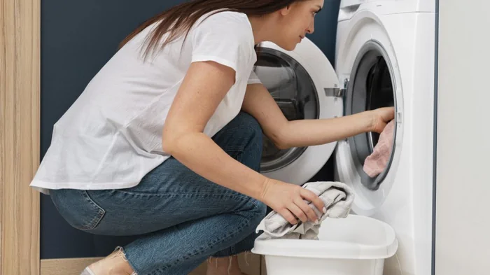 Зажмите эти 2 кнопки – и стиральная машина сама очистится от грязи и плесени