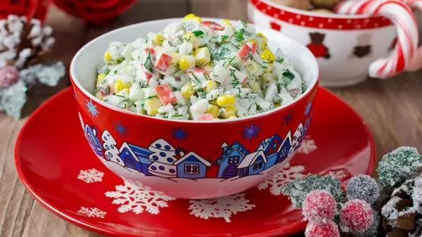 Невероятный крабовый салат: лучшие рецепты блюда на праздничный стол