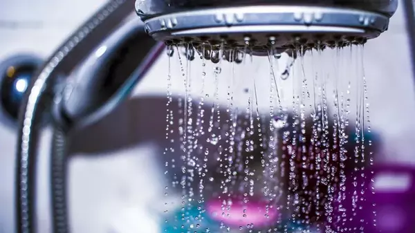 Традиция принимать душ каждый день останется в прошлом или нет: BBC уз...