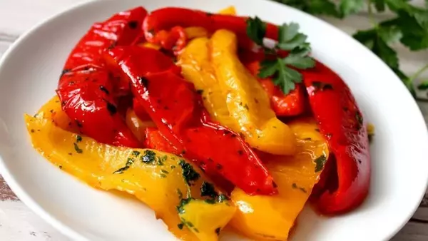 Рецепт итальянского салата из жареных перцев