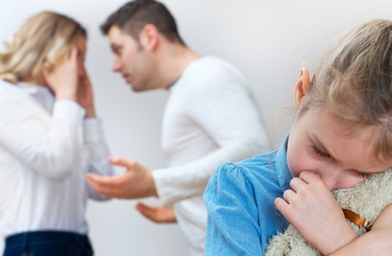 Как правильно сказать ребенку о разводе?