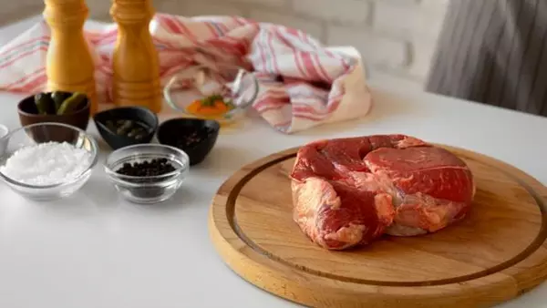 Говядина или курица? Названо мясо, которое самое полезное для здоровья