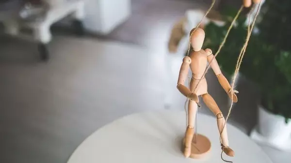 Поймете через 10 минут: как заметить, что вами манипулируют