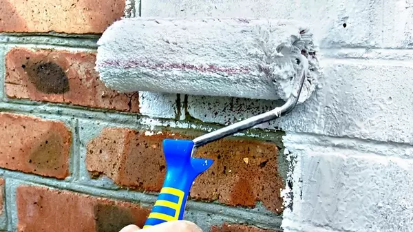 Покраска кирпичной стены: что нужно учесть и как это сделать правильно