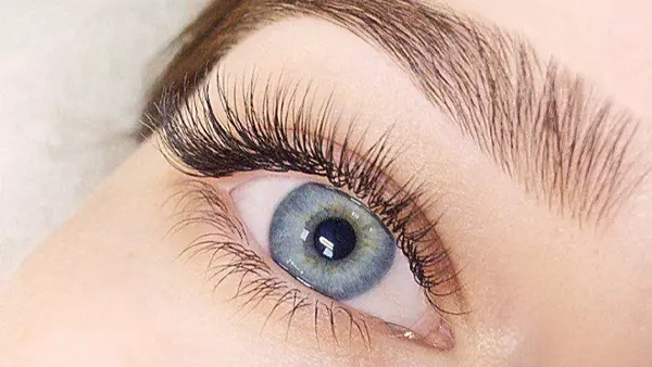 Причины выпадения ресниц: что делать, чтобы предотвратить этот процесс