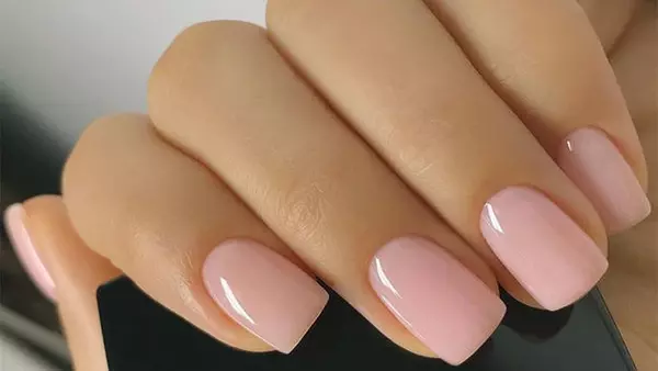 Это нужно делать: ежедневная двухминутная маникюрная рутина, помогающая поддерживать красоту ногтей