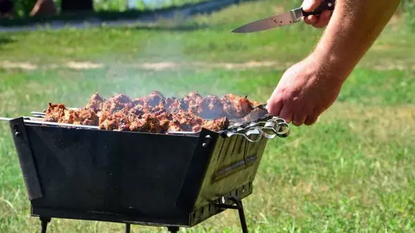 Мангал стал черным и грязным? Три способа быстро вернуть ему чистоту