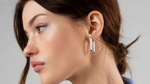 Гипоаллергенные серебряные серьги: выбор для чувствительной кожи