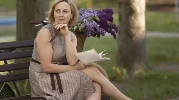 Какие платья нельзя носить женщинам за 50: такие модели выглядят нелепо и добавляют возраст