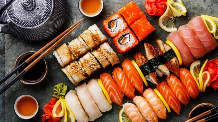 роли та суші