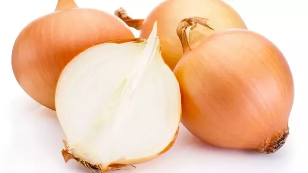 Интересные факты: почему мы плачем от лука и как это предотвратить