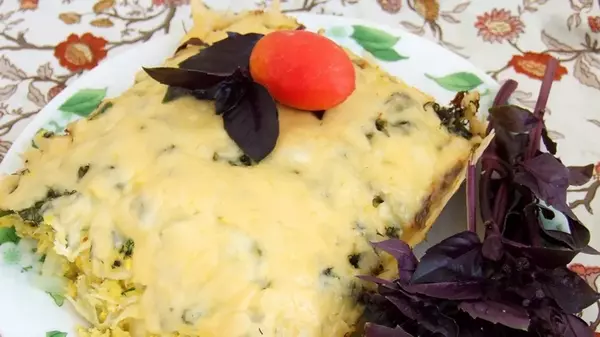 Запеканка из молодой капусты с сыром: полезный сезонный рецепт