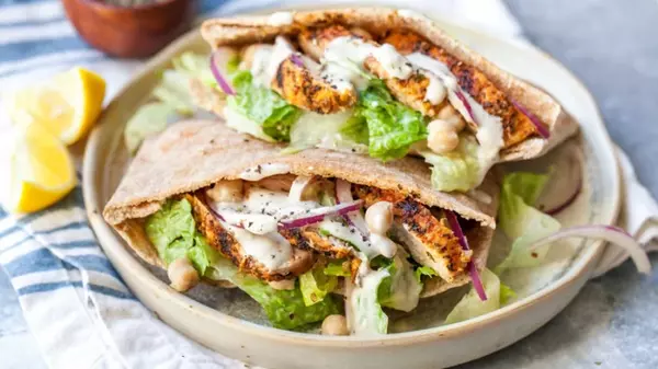 Пита с курицей: рецепт быстрого и питательного перекуса