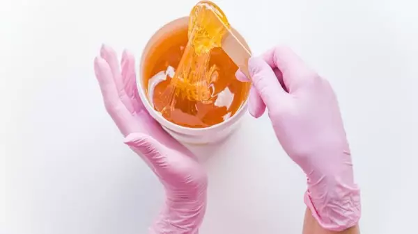 Эпиляция воском: как ее сделать в домашних условиях