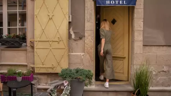 «Красные флажки»: 5 признаков сомнительного отеля, где точно не надо останавливаться