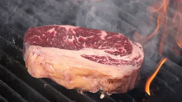 Как приготовить идеальный стейк: секреты от шефа